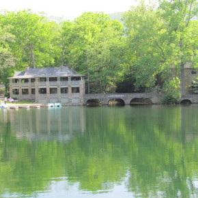 Read more about the article AcousticMusicScene.com Hosts Showcases at SERFA Conference in May